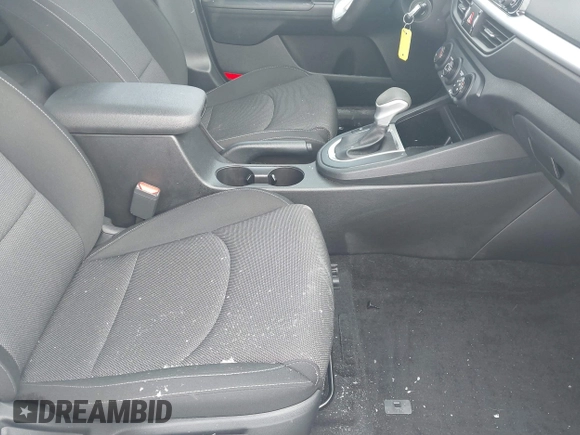 2022 Kia Forte LXS z VIN 3KPF24AD5NE458225, wystawiony jako IAAI lot #41572671 z przebiegiem 24 009 mil mil oraz . Historia ofert i sprzedaży dostępna na DreamBid. Obrazek 5.