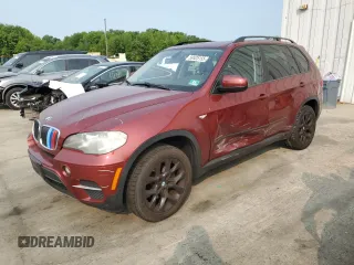 2012 BMW X5 35i z VIN 5UXZV4C56CL749152, wystawiony jako Copart lot #59525155 z przebiegiem 110 773 mil mil oraz Szkoda całkowita • Salvage title. Historia ofert i sprzedaży dostępna na DreamBid. Obrazek 1.