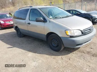 2001 Toyota Sienna LE with VIN 4T3ZF13C41U377591, listed as a IAAI auction lot 42065958 with 268,180 mi miles. Bid and sale history available at carsss.com. Image 1.