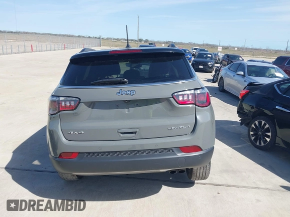 2022 Jeep Compass Limited z VIN 3C4NJDCB5NT136643, wystawiony jako IAAI lot #41737326 z przebiegiem 24 806 mil mil oraz . Historia ofert i sprzedaży dostępna na DreamBid. Obrazek 17.