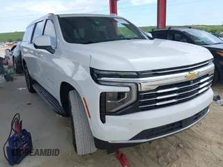 2025 Chevrolet Suburban with VIN 1GNS5CRD2SR153521, listed as a IAAI auction lot 42470405 with 13,905 mi miles and . Bid and sale history available at DreamBid. Image 1.