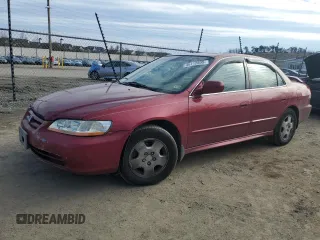 2001 Honda Accord EX z VIN 1HGCG16571A073901, wystawiony jako Copart lot #46112805 z przebiegiem 246 133 mil mil oraz Nie do naprawy • Non repairable. Historia ofert i sprzedaży dostępna na DreamBid. Obrazek 1.