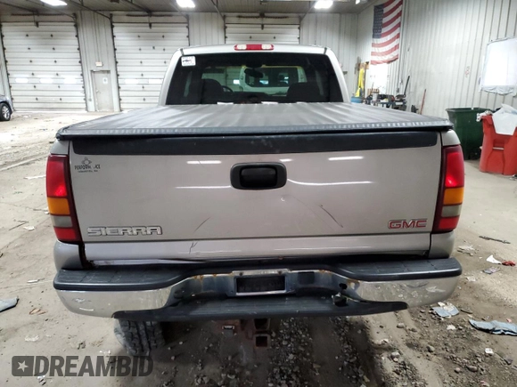 2003 GMC Sierra 1500 SLT z VIN 2GTEK19T731294136, wystawiony jako Copart lot #52197285 z przebiegiem 131 232 mil mil oraz Nie do naprawy • Non repairable. Historia ofert i sprzedaży dostępna na DreamBid. Obrazek 6.