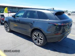 2020 Land Rover Range Rover Velar R-Dynamic S z VIN SALYK2EX5LA243809, wystawiony jako IAAI lot #42200383 z przebiegiem 66 381 mil mil oraz . Historia ofert i sprzedaży dostępna na DreamBid. Obrazek 3.