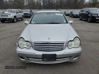 2005 Mercedes-Benz C 240 z VIN WDBRH81J35F622651, wystawiony jako Copart lot #86142504 z przebiegiem 90 563 mil mil oraz Tytuł czysty. Historia ofert i sprzedaży dostępna na DreamBid. Obrazek 5.