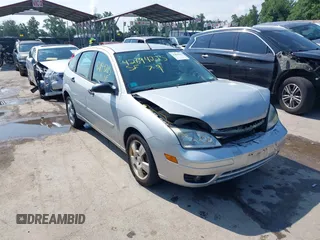 2005 Ford Focus S с VIN 3FAHP37N15R111753, выставлен на аукционе IAAI как лот 42694225 с пробегом 107 053 миль миль и . История ставок и продаж доступна на DreamBid. Изображение 1.