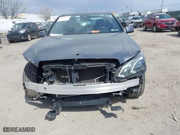 2016 Mercedes-Benz E-Class E 350 Luxury with VIN WDDHF8JB2GB245824, listed as a IAAI auction lot 41812733 with 1 mi miles. Bid and sale history available at carsss.com. Image 6.