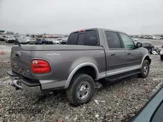 2002 Ford F-150 XLT with VIN 1FTRW08L82KB50370, listed as a Copart auction lot 44715545 with 238,038 mi miles and Salvage Title. Bid and sale history available at carsss.com. Image 3.