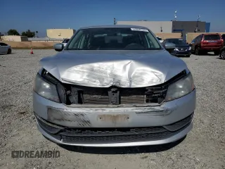2013 Volkswagen Passat Wolfsburg Edition z VIN 1VWAH7A31DC027577, wystawiony jako Copart lot #54858125 z przebiegiem 88 685 mil mil oraz Szkoda całkowita • Salvage title. Historia ofert i sprzedaży dostępna na DreamBid. Obrazek 5.