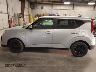 2020 Kia Soul S with VIN KNDJ23AU5L7016093, listed as a IAAI auction lot 41398818 with 113,819 mi miles. Bid and sale history available at carsss.com. Image 15.