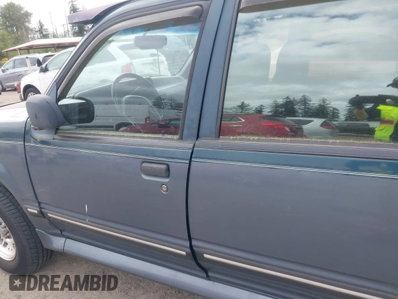 1994 Ford Explorer Eddie Bauer z VIN 1FMDU34X1RUA06860, wystawiony jako IAAI lot #42218488 z przebiegiem 68 682 mil mil oraz . Historia ofert i sprzedaży dostępna na DreamBid. Obrazek 6.