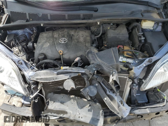 2017 Toyota Sienna XLE Auto Access Seat with VIN 5TDYZ3DC3HS868727, listed as a Copart auction lot 61308185 with 87,927 mi miles and Salvage title. Bid and sale history available at DreamBid. Image 12.