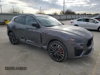 2022 Maserati Levante Modena S with VIN ZN661ZUM6NX395291, listed as a Copart auction lot 84021184 with 31,464 mi miles and Salvage Title. Bid and sale history available at carsss.com. Image 4.