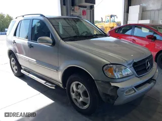 2002 Mercedes-Benz M-Class with VIN 4JGAB54E32A360356, listed as a IAAI auction lot 40540769 with 235,810 mi miles. Bid and sale history available at carsss.com. Image 1.