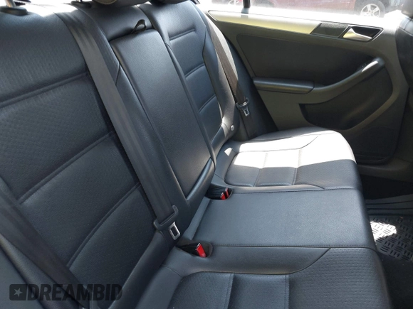 2013 Volkswagen Jetta SE with VIN 3VWDP7AJ2DM447510, listed as a IAAI auction lot 42522268 with 240,467 mi miles and . Bid and sale history available at DreamBid. Image 8.