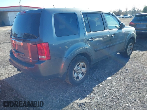 2011 Honda Pilot LX with VIN 5FNYF4H22BB028742, listed as a IAAI auction lot 41856146 with 190,615 mi miles. Bid and sale history available at carsss.com. Image 4.