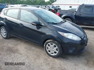 2013 Ford Fiesta SE z VIN 3FADP4EJ0DM149488, wystawiony jako IAAI lot #42373815 z przebiegiem 195 835 mil mil oraz . Historia ofert i sprzedaży dostępna na DreamBid. Obrazek 1.