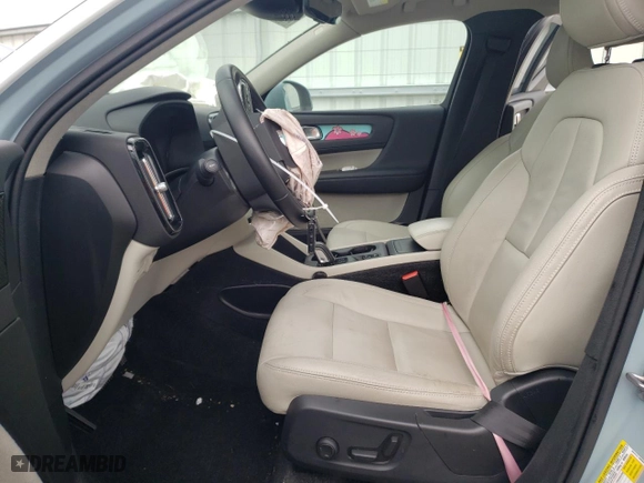 2019 Volvo XC40 Momentum with VIN YV4162XZ7K2003114, listed as a Copart auction lot 59635293 with 0 mi miles. Bid and sale history available at carsss.com. Image 7.