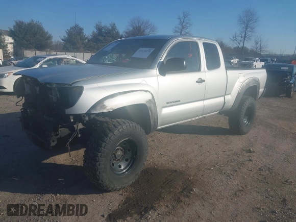 2006 Toyota Tacoma with VIN 5TEUU42N86Z253260, listed as a IAAI auction lot 41628070 with 194,352 mi miles. Bid and sale history available at carsss.com. Image 1.