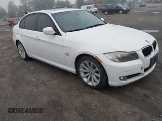 2011 BMW 3 Series 328i xDrive with VIN WBAPK5C56BA662236, listed as a IAAI auction lot 42207015 with 184,118 mi miles and . Bid and sale history available at carsss.com. Image 1.