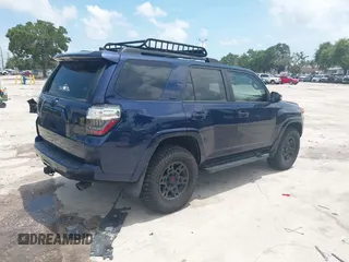 2020 Toyota 4Runner SR5 with VIN JTEBU5JR1L5826933, listed as a IAAI auction lot 42665995 with 53,963 mi miles and . Bid and sale history available at DreamBid. Image 4.