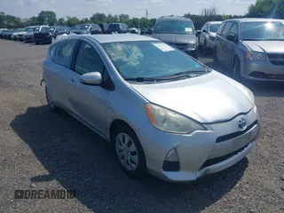 2012 Toyota Prius One z VIN JTDKDTB39C1022888, wystawiony jako IAAI lot #42739756 z przebiegiem 146 828 mil mil oraz . Historia ofert i sprzedaży dostępna na DreamBid. Obrazek 1.