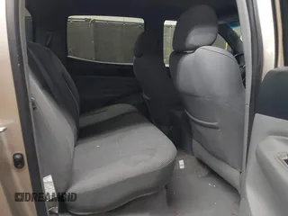 2005 Toyota Tacoma PreRunner z VIN 5TEJU62N65Z094557, wystawiony jako IAAI lot #41990607 z przebiegiem 109 219 mil mil oraz . Historia ofert i sprzedaży dostępna na DreamBid. Obrazek 8.