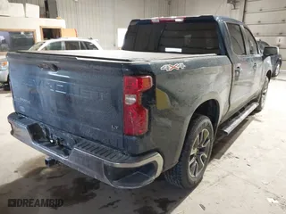 2022 Chevrolet Silverado 1500 LT with VIN 3GCPDKEK4NG530970, listed as a IAAI auction lot 41621631 with 70,637 mi miles. Bid and sale history available at carsss.com. Image 4.