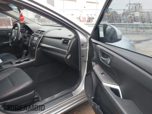 2017 Toyota Camry XLE with VIN 4T1BF1FK5HU371774, listed as a IAAI auction lot 41521132 with 102,582 mi miles. Bid and sale history available at carsss.com. Image 5.