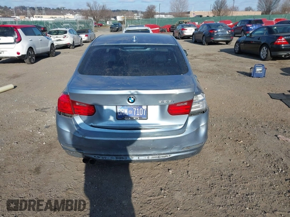 2012 BMW 3 Series 328i с VIN WBA3C1C55CF432664, выставлен на аукционе IAAI как лот 41334641 с пробегом Не указан миль и . История ставок и продаж доступна на DreamBid. Изображение 16.