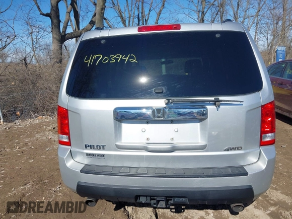 2009 Honda Pilot EX with VIN 5FNYF48479B002570, listed as a IAAI auction lot 41703942 with 146,405 mi miles. Bid and sale history available at carsss.com. Image 16.