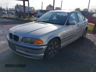 1999 BMW 3 Series 323i with VIN WBAAM3330XKC56332, listed as a IAAI auction lot 41200762 with 157,004 mi miles. Bid and sale history available at carsss.com. Image 2.