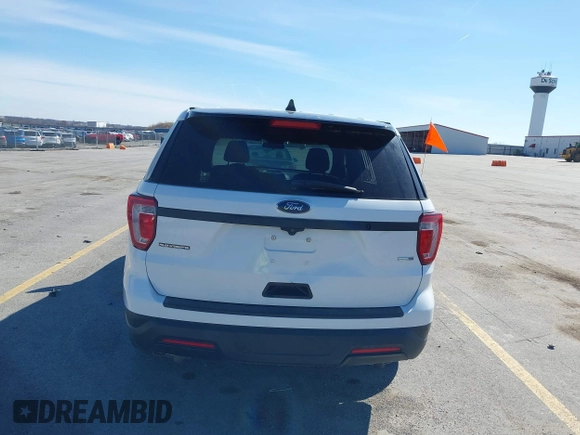 2019 Ford Police Interceptor Utility z VIN 1FM5K8ARXKGB28408, wystawiony jako IAAI lot #41883272 z przebiegiem 114 328 mil mil oraz . Historia ofert i sprzedaży dostępna na DreamBid. Obrazek 17.