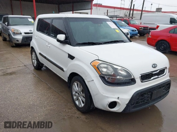2012 Kia Soul + with VIN KNDJT2A69C7441065, listed as a IAAI auction lot 41821091 with 197,441 mi miles. Bid and sale history available at carsss.com. Image 1.