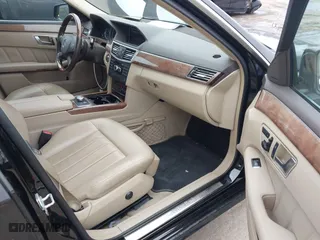 2013 Mercedes-Benz E-Class E 350 Luxury with VIN WDDHF8JB7DA708803, listed as a IAAI auction lot 41559901 with 101,097 mi miles. Bid and sale history available at carsss.com. Image 5.