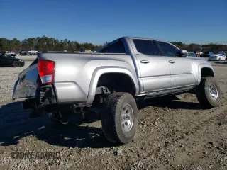 2017 Toyota Tacoma SR5 with VIN 3TMAZ5CN8HM037319, listed as a Copart auction lot 89056005 with 31,084 mi miles and Salvage Title. Bid and sale history available at DreamBid. Image 3.