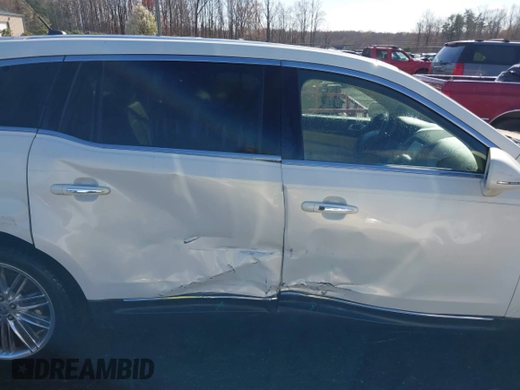 2013 Lincoln MKT EcoBoost with VIN 2LMHJ5AT8DBL55167, listed as a IAAI auction lot 41894396 with 121,114 mi miles. Bid and sale history available at carsss.com. Image 6.