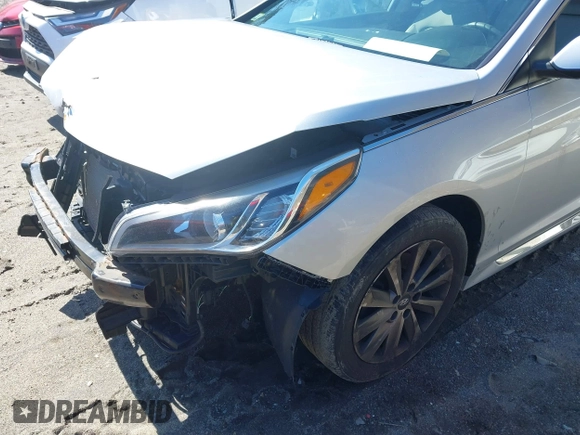2015 Hyundai Sonata Limited with VIN 5NPE34AF2FH035464, listed as a IAAI auction lot 41824698 with 130,801 mi miles and . Bid and sale history available at carsss.com. Image 18.