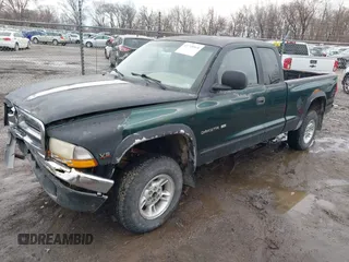 2000 Dodge Dakota Sport with VIN 1B7GG22N3YS539484, listed as a IAAI auction lot 41748568 with 290,117 mi miles. Bid and sale history available at carsss.com. Image 2.
