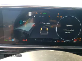 2024 Hyundai Ioniq 6 SEL z VIN KMHM34AA4RA059272, wystawiony jako Copart lot #50676784 z przebiegiem 6224 mil mil oraz Szkoda całkowita • Salvage title. Historia ofert i sprzedaży dostępna na DreamBid. Obrazek 9.