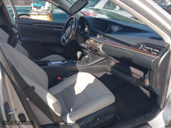 2014 Lexus ES 350 with VIN JTHBK1GG3E2116508, listed as a IAAI auction lot 41529370 with 1 mi miles. Bid and sale history available at carsss.com. Image 5.