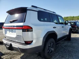 2024 Lexus GX 550 Premium z VIN JTJTBCDX2R5003799, wystawiony jako Copart lot #58530225 z przebiegiem 736 mil mil oraz Szkody całkowita. Historia ofert i sprzedaży dostępna na DreamBid. Obrazek 3.