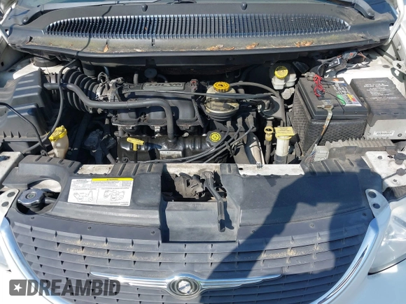 2003 Chrysler Town & Country Limited with VIN 2C8GP64L13R205501, listed as a IAAI auction lot 42131935 with 158,009 mi miles. Bid and sale history available at carsss.com. Image 10.