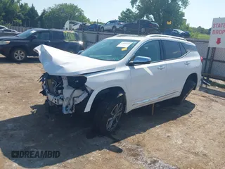 2020 GMC Terrain Denali z VIN 3GKALXEX9LL315238, wystawiony jako IAAI lot #42439208 z przebiegiem 78 585 mil mil oraz . Historia ofert i sprzedaży dostępna na DreamBid. Obrazek 2.