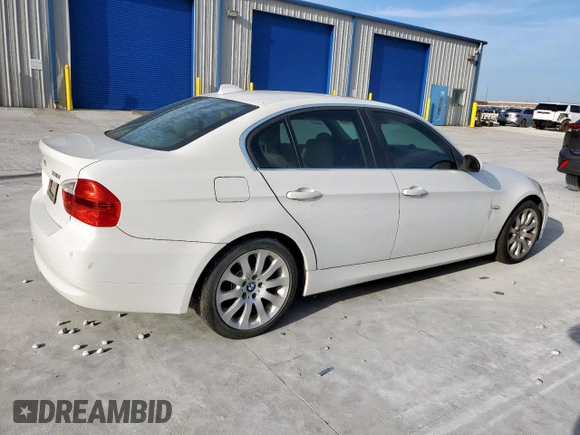 2006 BMW 3 Series 330i with VIN WBAVB33596PS16810, listed as a Copart auction lot 61655555 with 114,060 mi miles and Salvage title. Bid and sale history available at DreamBid. Image 3.