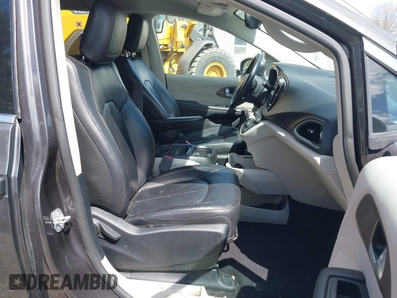 2017 Chrysler Pacifica Touring L with VIN 2C4RC1BG3HR511492, listed as a IAAI auction lot 41922578 with 139,393 mi miles and . Bid and sale history available at DreamBid. Image 5.