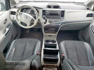 2011 Toyota Sienna SE with VIN 5TDXK3DC1BS058195, listed as a Copart auction lot 55395835 with 172,413 mi miles and Salvage title. Bid and sale history available at DreamBid. Image 8.