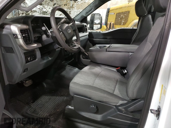 2024 Ford F-250 XL with VIN 1FTBF2BA6RED28824, listed as a Copart auction lot 43446825 with 3,777 mi miles and Salvage title. Bid and sale history available at DreamBid. Image 7.