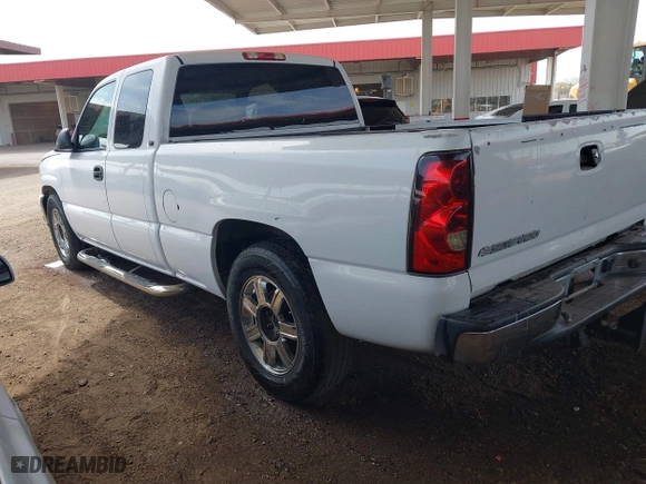 2006 Chevrolet Silverado 1500 LT1 with VIN 2GCEC19Z861343690, listed as a IAAI auction lot 41900168 with 198,206 mi miles. Bid and sale history available at carsss.com. Image 3.