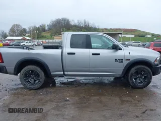 2021 Ram 1500 Warlock z VIN 1C6RR7GT0MS505043, wystawiony jako IAAI lot #41993392 z przebiegiem 86 811 mil mil oraz . Historia ofert i sprzedaży dostępna na DreamBid. Obrazek 13.
